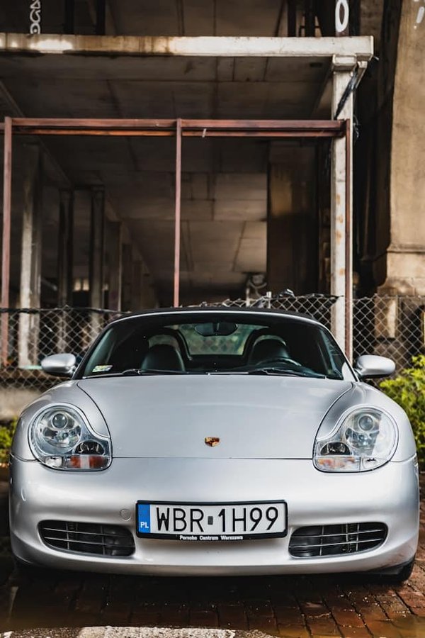 How to Choose the Correct Weight and Viscosity of Oil for a High-Performance V8 Engine?